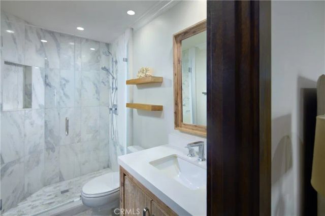 4 Inverness Lane, Newport Beach, CA 92660