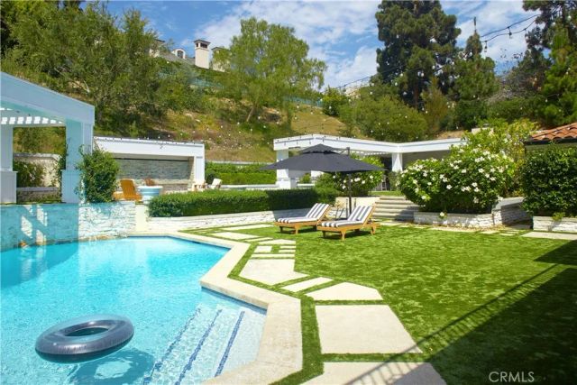 4 Inverness Lane, Newport Beach, CA 92660