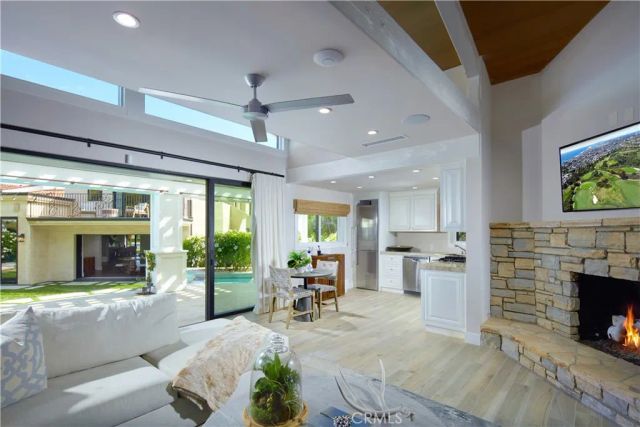 4 Inverness Lane, Newport Beach, CA 92660