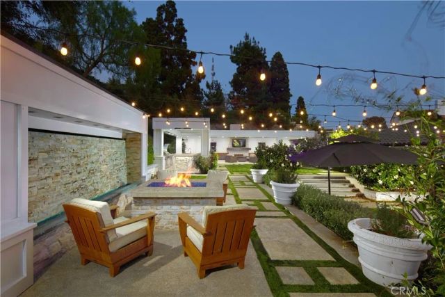 4 Inverness Lane, Newport Beach, CA 92660