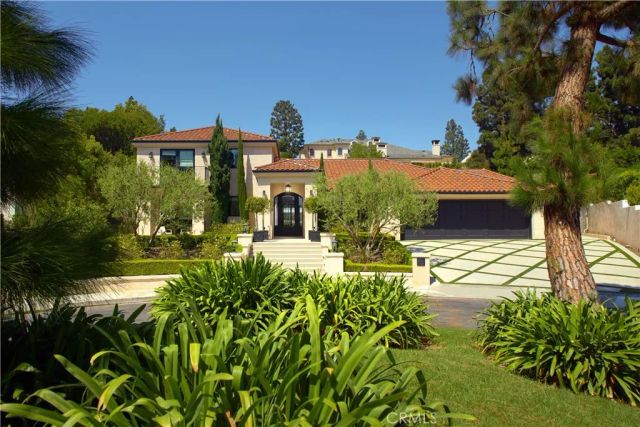 4 Inverness Lane, Newport Beach, CA 92660