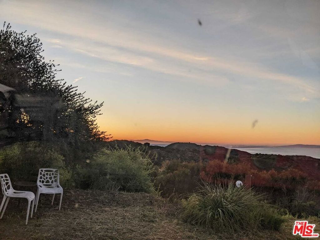 Image 20 of property listing at 2195 Little Las Flores, Topanga, CA 90290