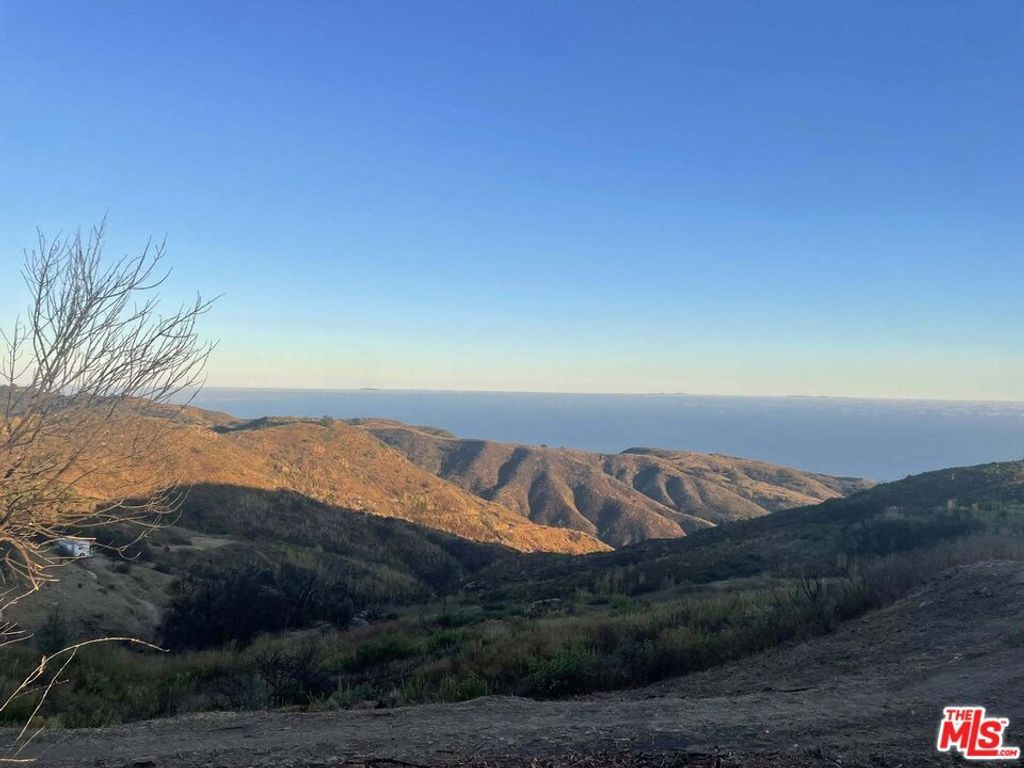 Image 29 of property listing at 2195 Little Las Flores, Topanga, CA 90290