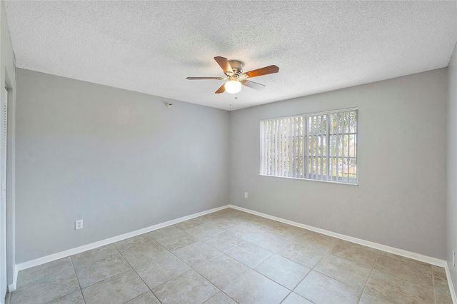 120 Yacht Club Way 305, Hypoluxo, FL 33462
