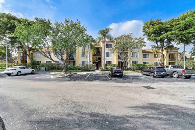 120 Yacht Club Way 305, Hypoluxo, FL 33462