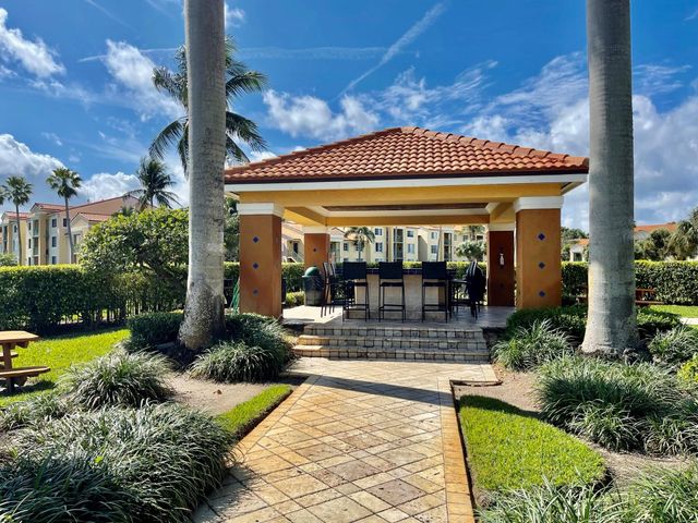 120 Yacht Club Way 305, Hypoluxo, FL 33462