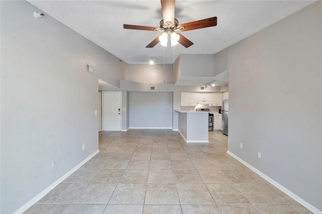 120 Yacht Club Way 305, Hypoluxo, FL 33462