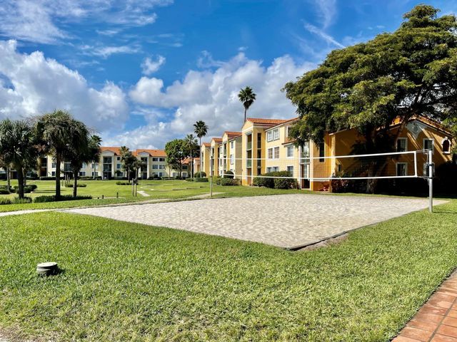 120 Yacht Club Way 305, Hypoluxo, FL 33462