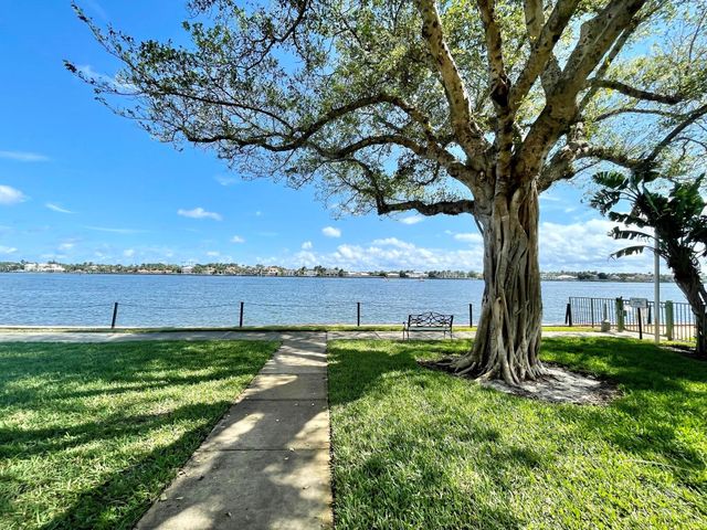 120 Yacht Club Way 305, Hypoluxo, FL 33462