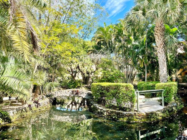 120 Yacht Club Way 305, Hypoluxo, FL 33462