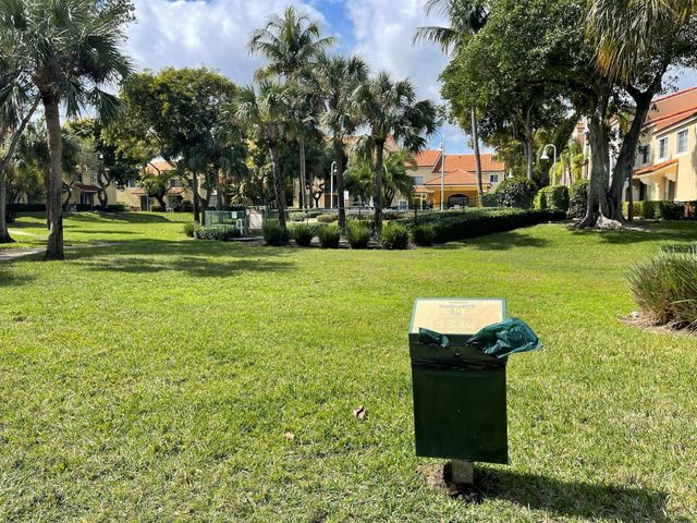 120 Yacht Club Way 305, Hypoluxo, FL 33462