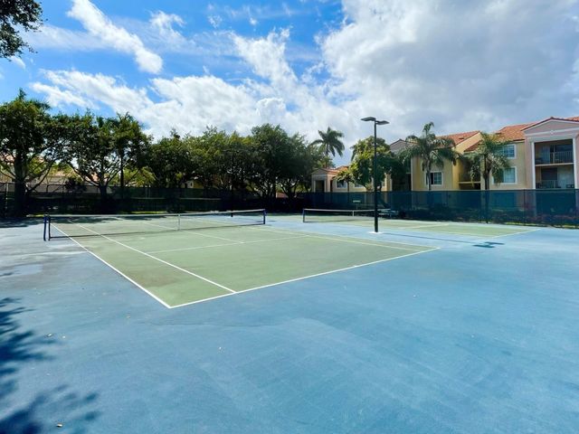 120 Yacht Club Way 305, Hypoluxo, FL 33462