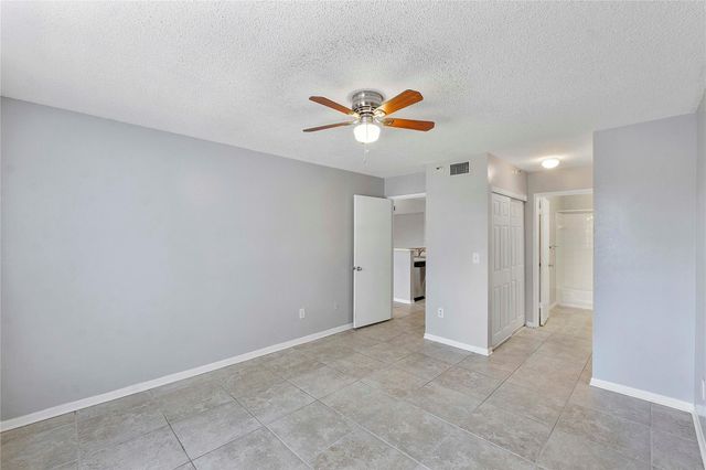 120 Yacht Club Way 305, Hypoluxo, FL 33462