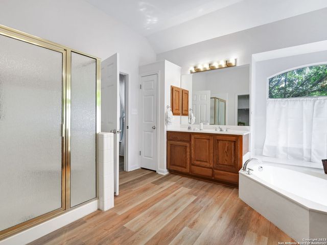 26 Silverhorn Drive, San Antonio, TX 78216