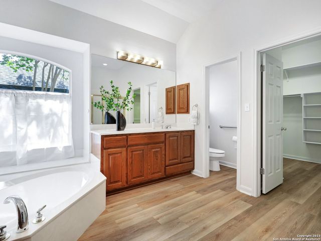 26 Silverhorn Drive, San Antonio, TX 78216