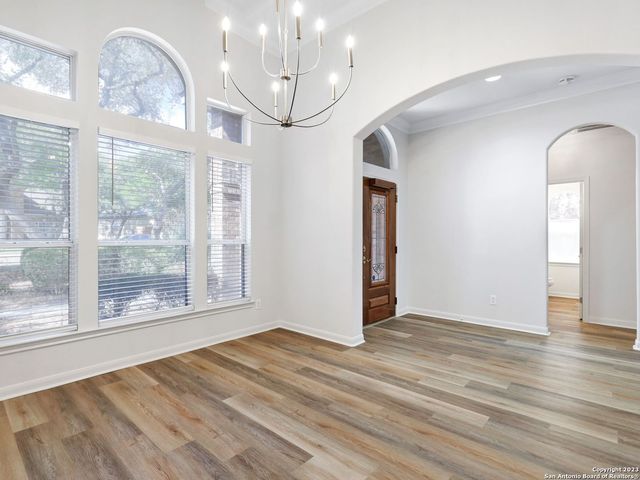 26 Silverhorn Drive, San Antonio, TX 78216