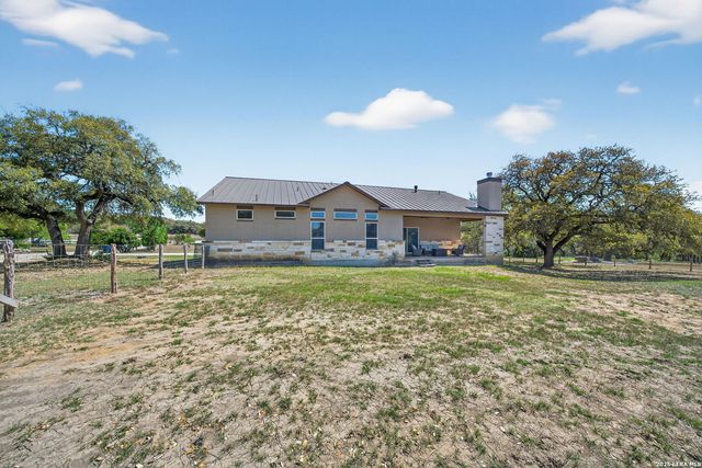629 Windmill Ranch, Spring Branch, TX 78070