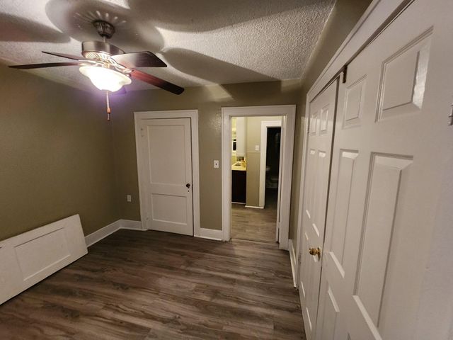 300 W James Street, Baytown, TX 77520