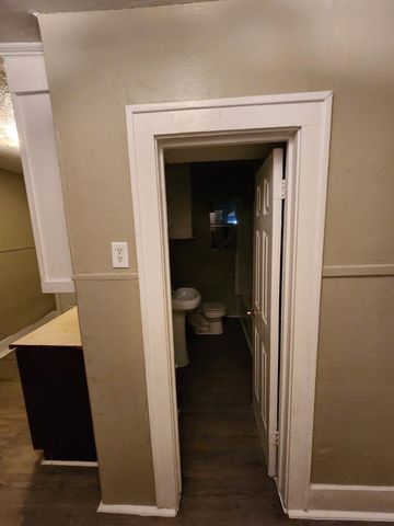 300 W James Street, Baytown, TX 77520