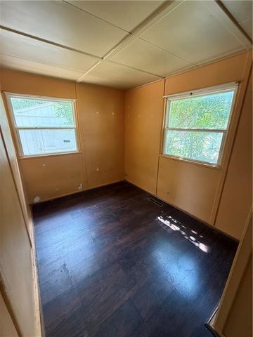 4529 N Forest Avenue, Kansas City, MO 64116