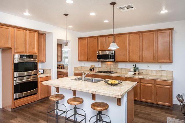 2660 Flintlock Ln, Rocklin, CA 95765