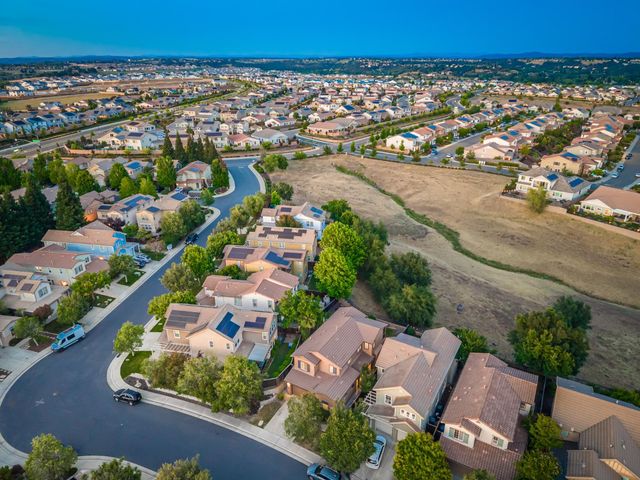 2660 Flintlock Ln, Rocklin, CA 95765