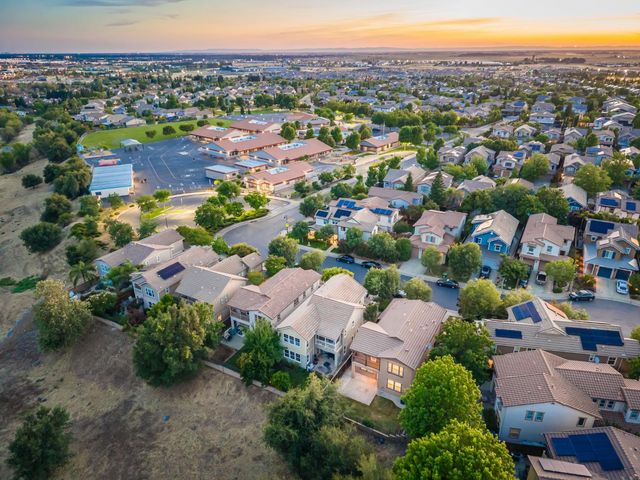 2660 Flintlock Ln, Rocklin, CA 95765