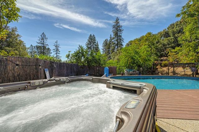 333 Pine St, Colfax, CA 95713