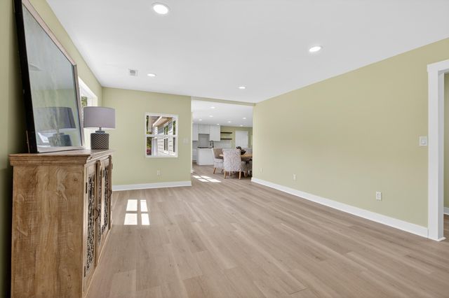 11119 London Lane, Apison, TN 37302