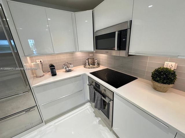 2301 Collins Avenue 611, Miami Beach, FL 33139