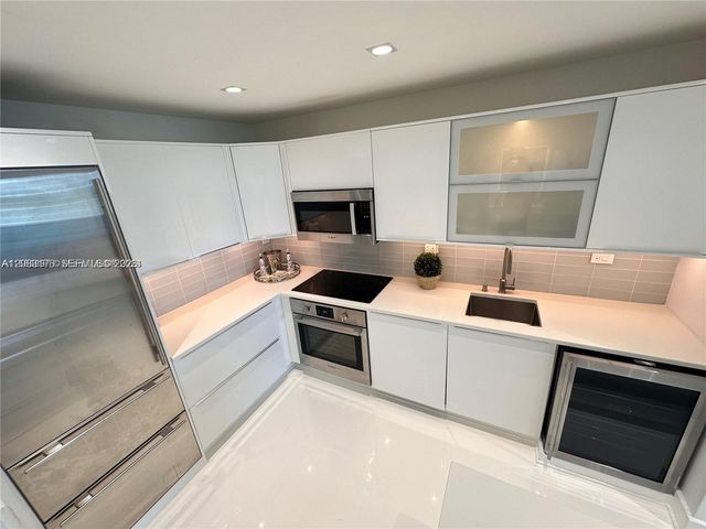 2301 Collins Avenue 611, Miami Beach, FL 33139