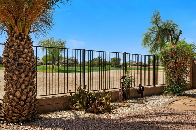 30472 N SUNRAY Drive, San Tan Valley, AZ 85143