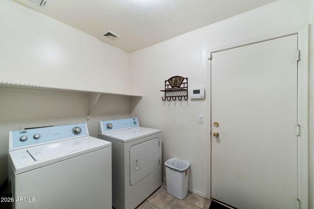 30472 N SUNRAY Drive, San Tan Valley, AZ 85143