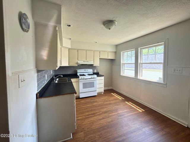 2901 Montana Ave, Louisville, KY 40208