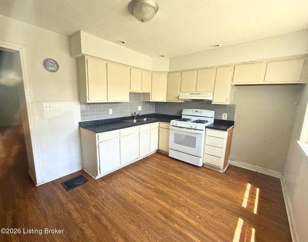 2901 Montana Ave, Louisville, KY 40208