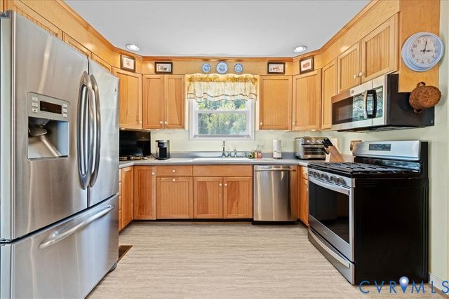 683 Villa Rd, Claremont, VA 23899