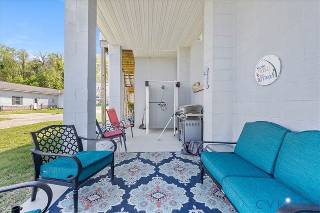 683 Villa Rd, Claremont, VA 23899