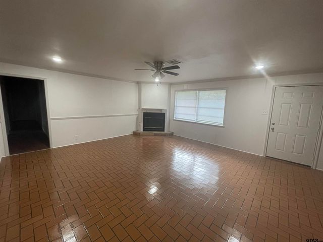 3301 Brookside Dr, Tyler, TX 75701