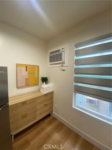 827 S Manhattan 205, Los Angeles, CA 90005