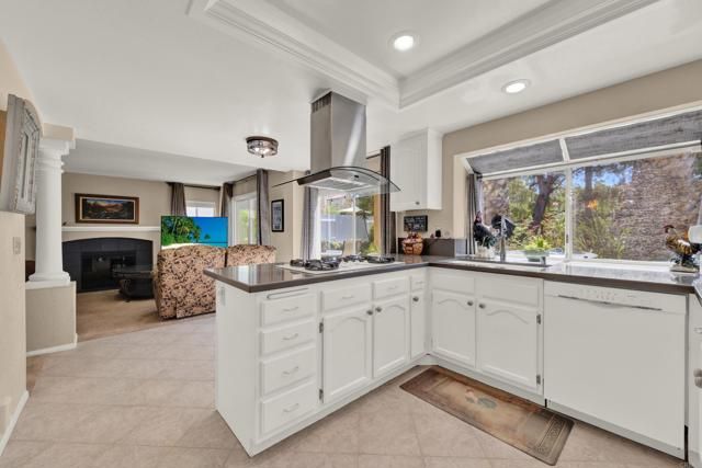 3761 Hillview Way, Oceanside, CA 92056