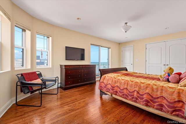 171 Beach 100th Street 9C, Rockaway Park, NY 11694