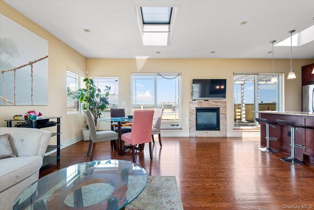 171 Beach 100th Street 9C, Rockaway Park, NY 11694