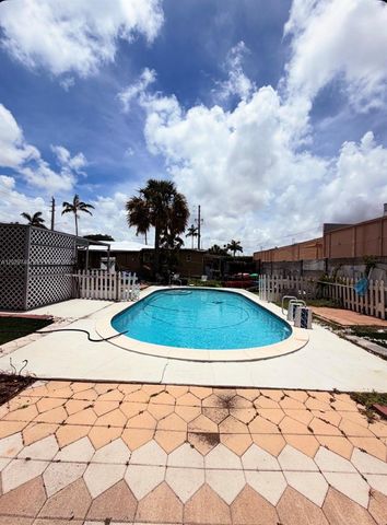 1077 SW 2nd Street 2, Hallandale Beach, FL 33009