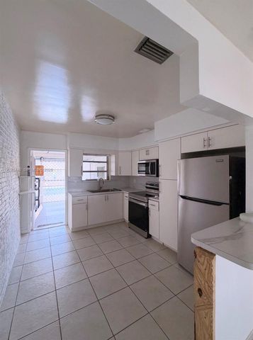 1077 SW 2nd Street 2, Hallandale Beach, FL 33009