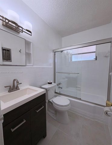 1077 SW 2nd Street 2, Hallandale Beach, FL 33009