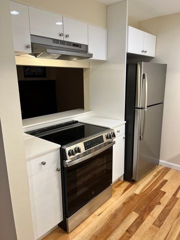 17 Bow Street 21, Somerville, MA 02143