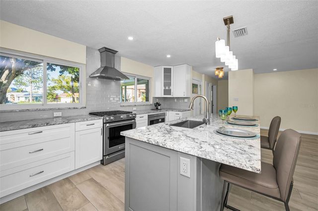 94 NICHOLAS DRIVE, Dunedin, FL 34698