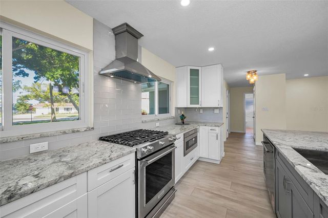 94 NICHOLAS DRIVE, Dunedin, FL 34698