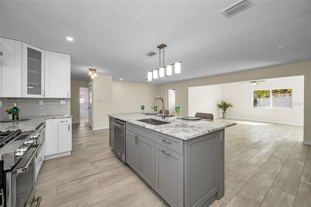 94 NICHOLAS DRIVE, Dunedin, FL 34698