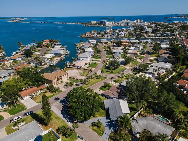 94 NICHOLAS DRIVE, Dunedin, FL 34698
